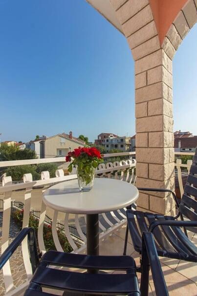 Apartments Tonimir Vodice Buitenkant foto
