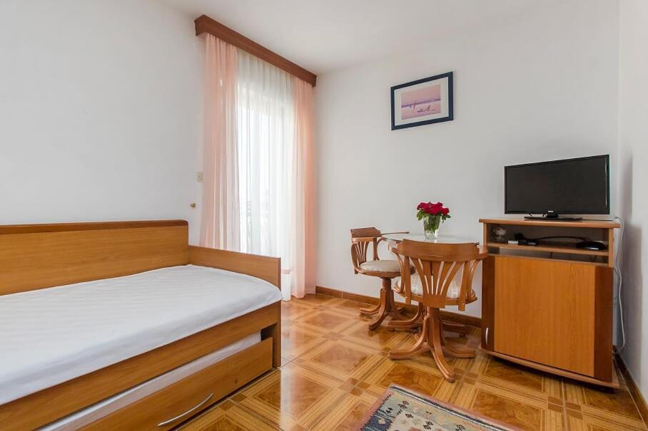 Apartments Tonimir Vodice Buitenkant foto
